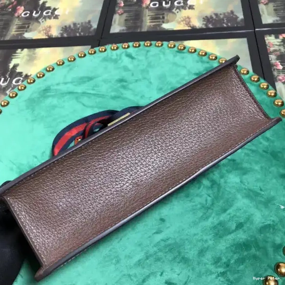 Hyperpeter Sylvie Gucci 0620